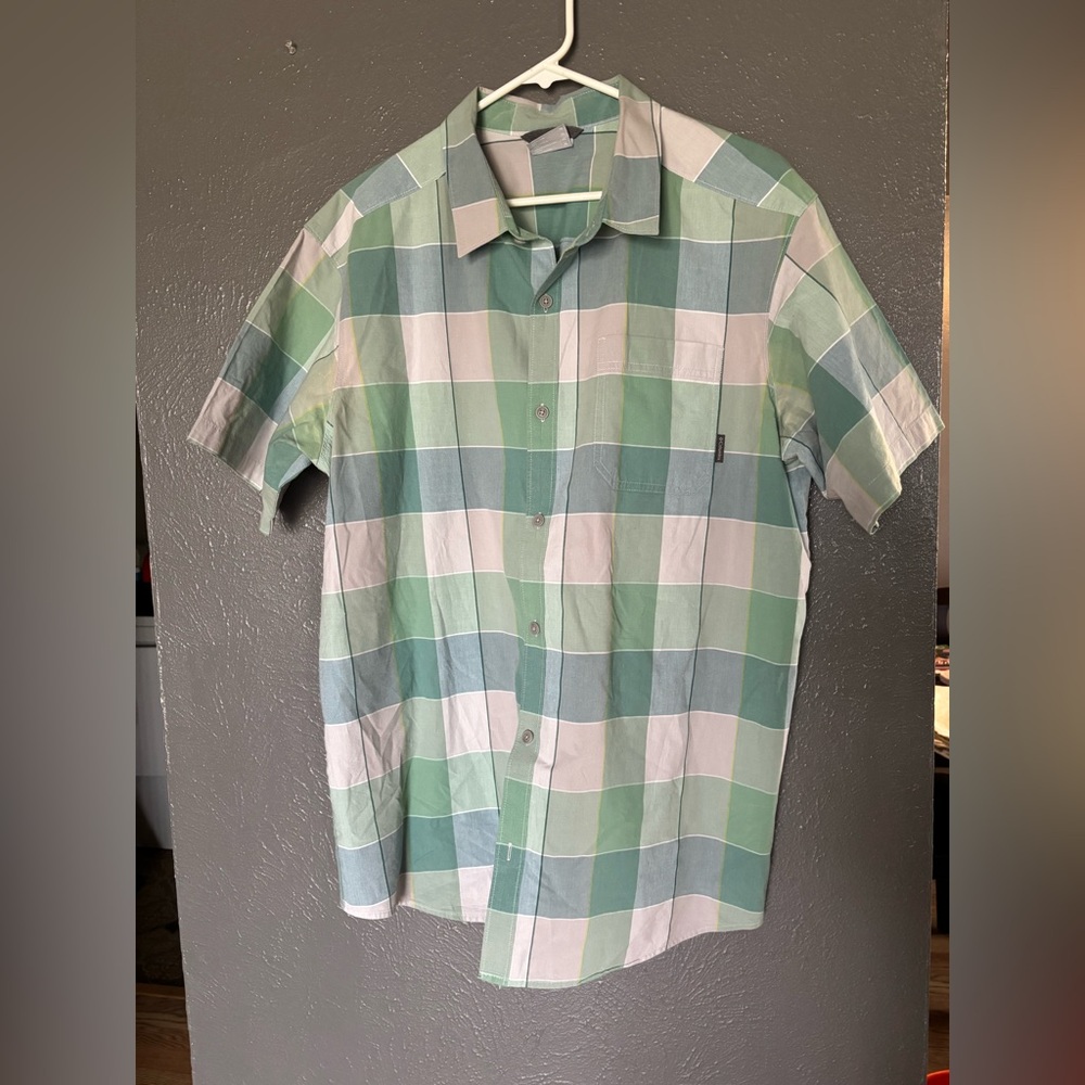 Columbia Men's Short Sleeve Button-Down Shirt in Green, Blue, White Plaid